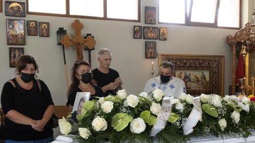 Nella chiesa ortodossa l’addio al giovane morto in un incidente