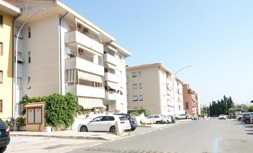 Fiamme in una casa Famiglia si rintana in bagno e viene salvata