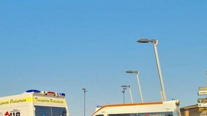 Turista di 84 anni stroncato da malore mentre fa il bagno
