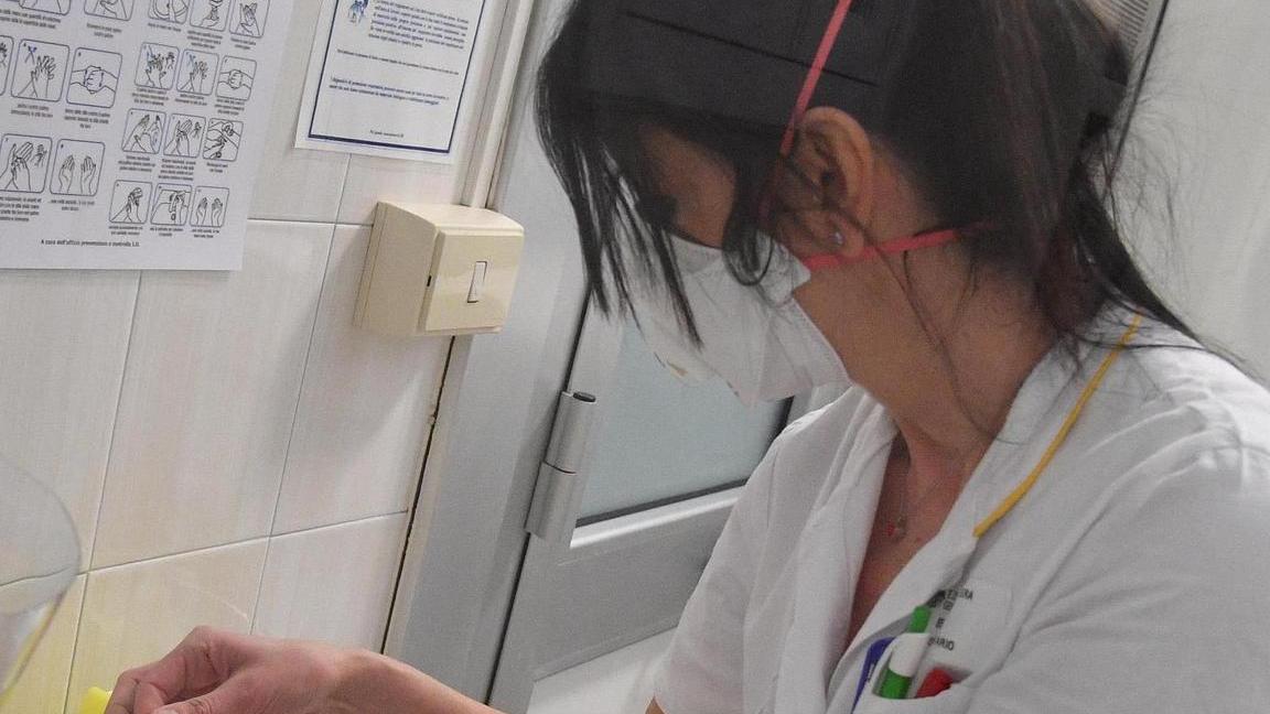 Bimba positiva al virus, asilo chiuso