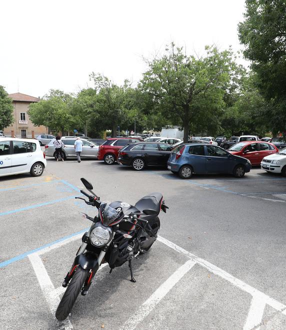 Ospedale di Cento, sosta gratis per il personale fino al 31 dicembre 