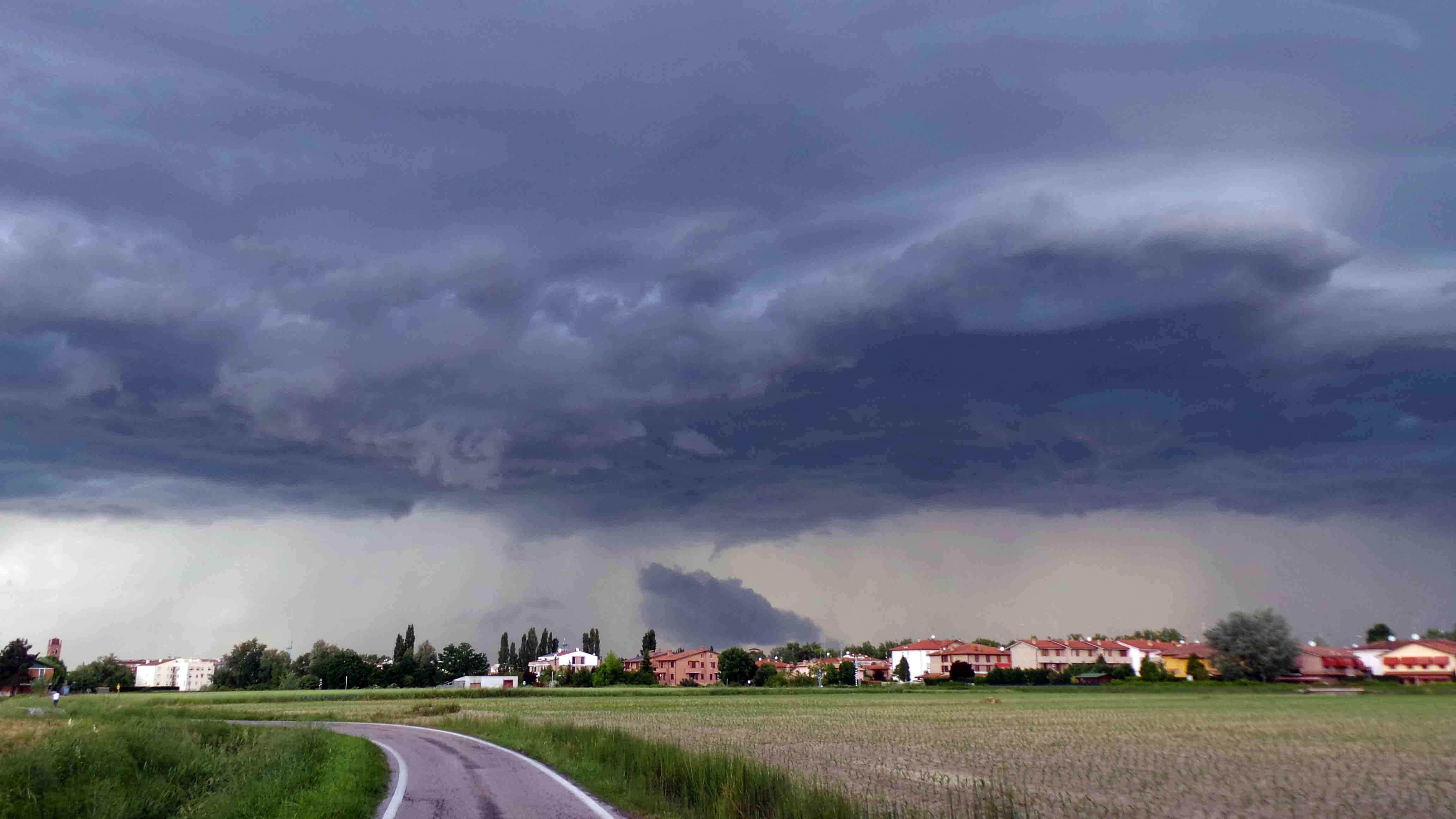 Domenica "coperta", giornata a rischio di temporali
