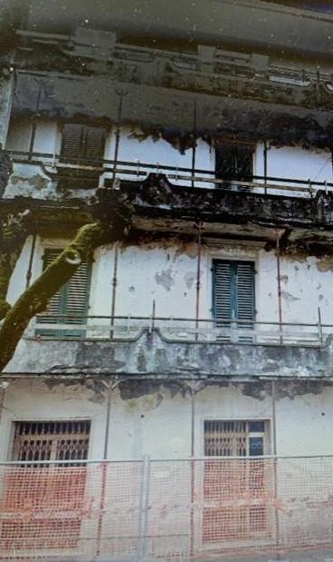 La facciata dell’ex hotel Versilia, tra via Bovio e viale della Libertà