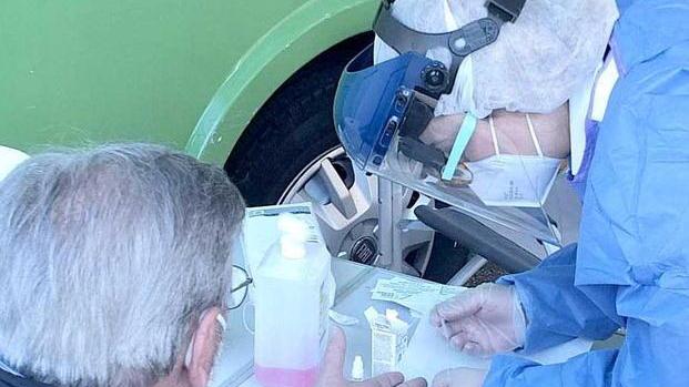 Con la positività al sierologico servono due dosi