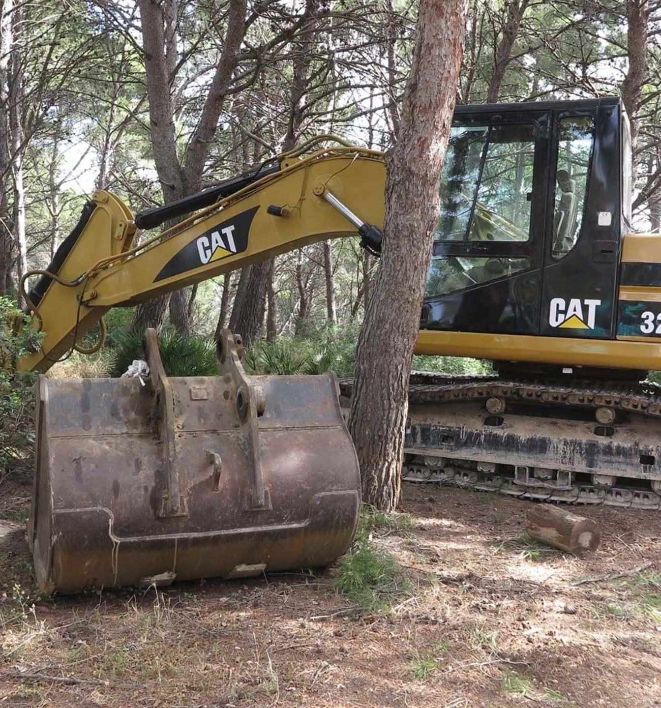 Sit in davanti alla Soprintendenza: «Stop al cantiere di Punta Giglio»
