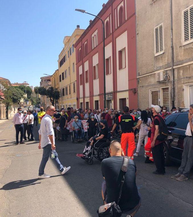 Sanità, il Mandrolisai protesta in Prefettura 