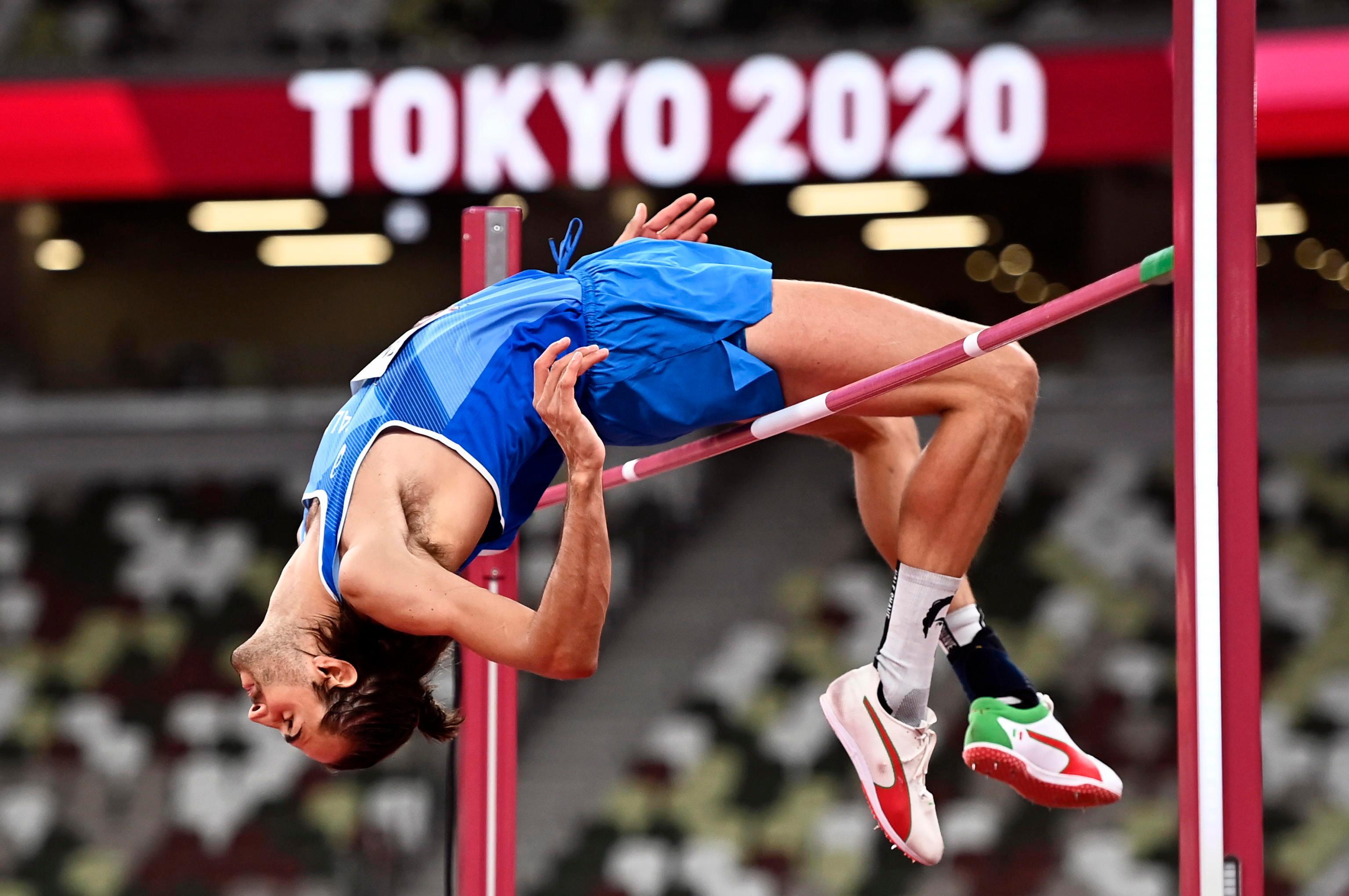 Olimpiadi, Gianmarco Tamberi conquista l'oro nel salto in alto