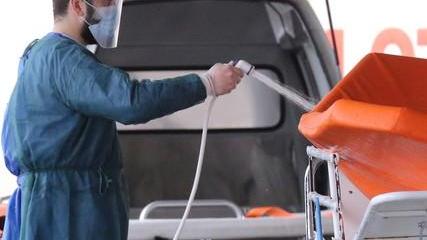 Mille contagi in più ma meno ricoveri «Luglio 2020 e 2021? Mondi opposti»