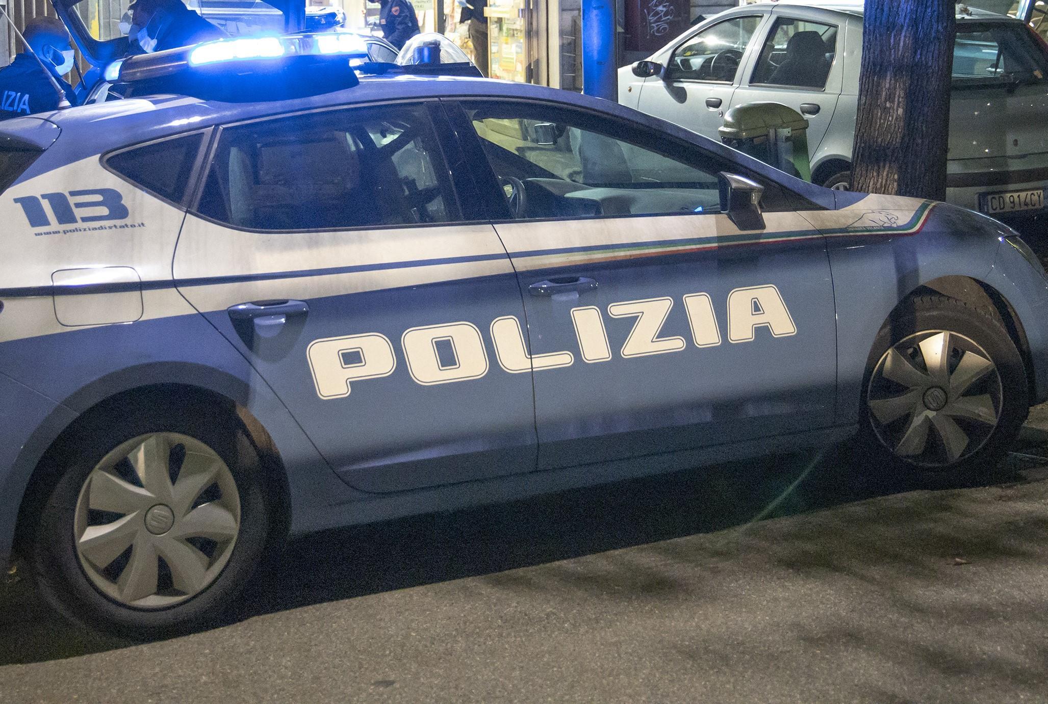 Reggio Emilia, tentato scippo: anziana cade e batte la testa