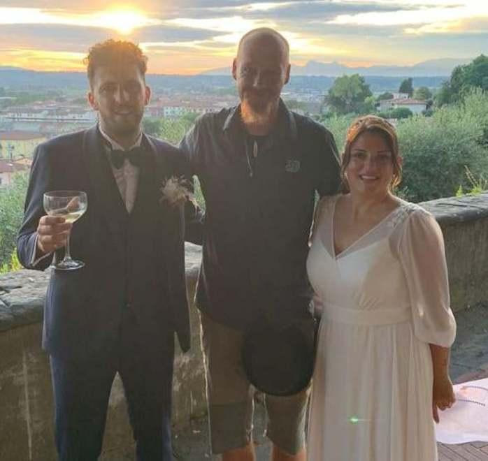 Aggiunti un posto... al banchetto nuziale che c’è un pellegrino da Amburgo