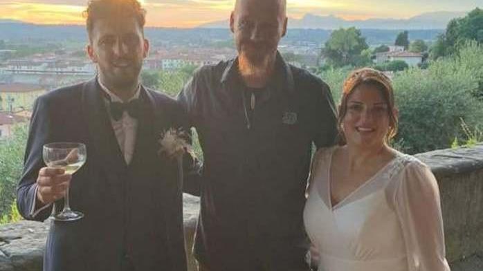 Aggiunti un posto... al banchetto nuziale che c’è un pellegrino da Amburgo