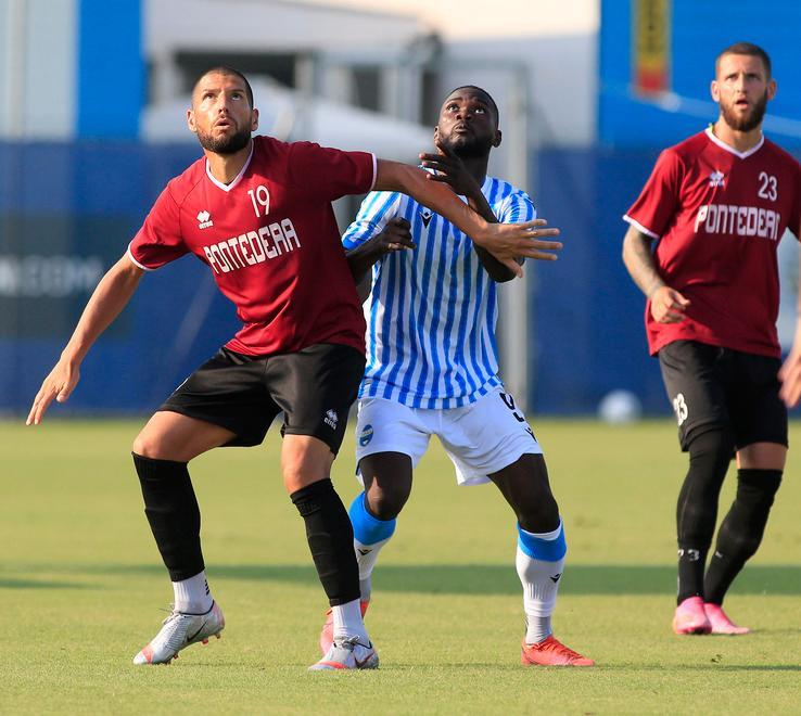 Il Pontedera tiene un tempo, poi s’inchina alla Spal 