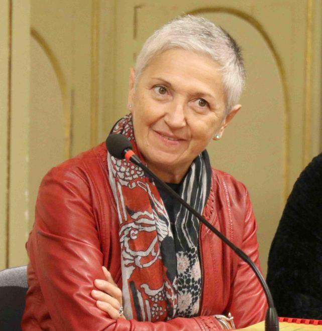 “L’avvelenatrice” ritorna La favola di Maria Paiato tra paura, comicità, ironia