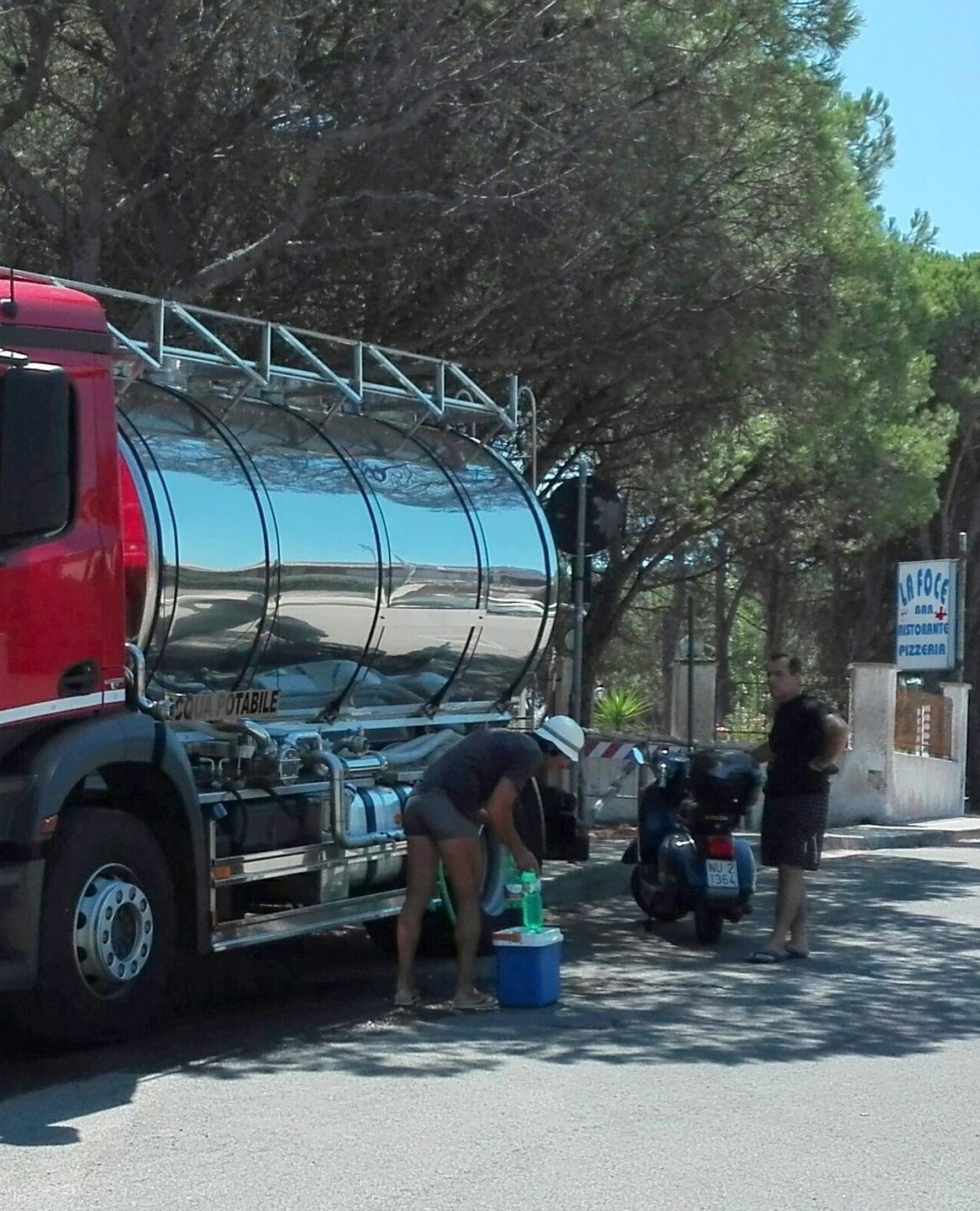 Siniscola, 50mila turisti non hanno acqua potabile 