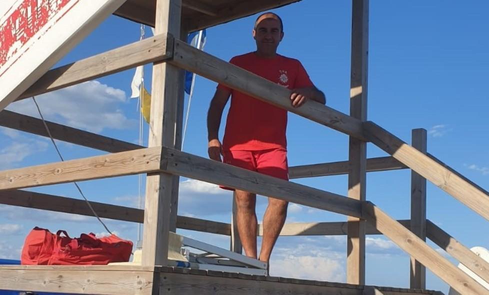 Turista 62enne muore in acqua: vani i tentativi di soccorrerlo 