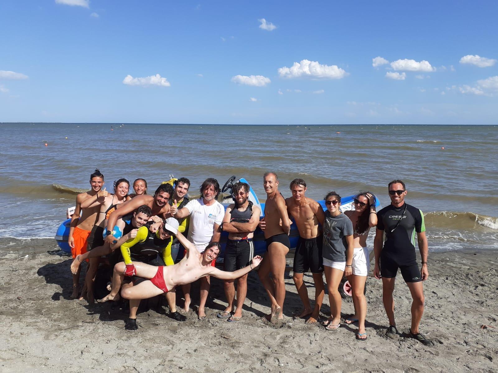 Messa in salvo una famiglia in mare