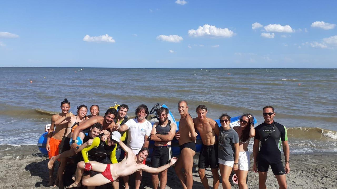 Messa in salvo una famiglia in mare