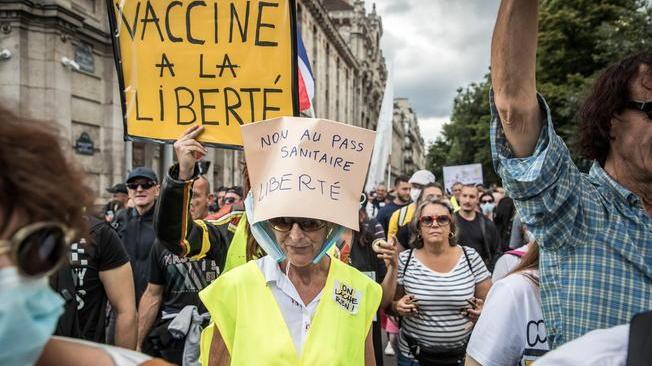 Covid: Francia, possibile 90% immunizzati a inizio autunno