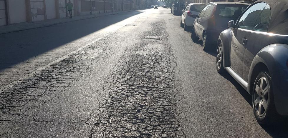 Ferrara, buche e crepe in strada: una città da asfaltare 