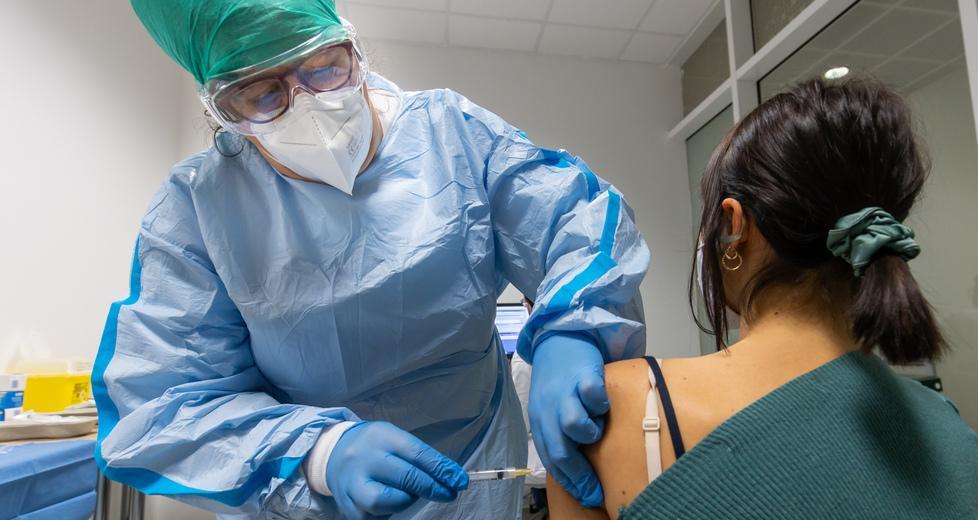Coronavirus, 24 positivi e un ricovero grave a Reggio Emilia