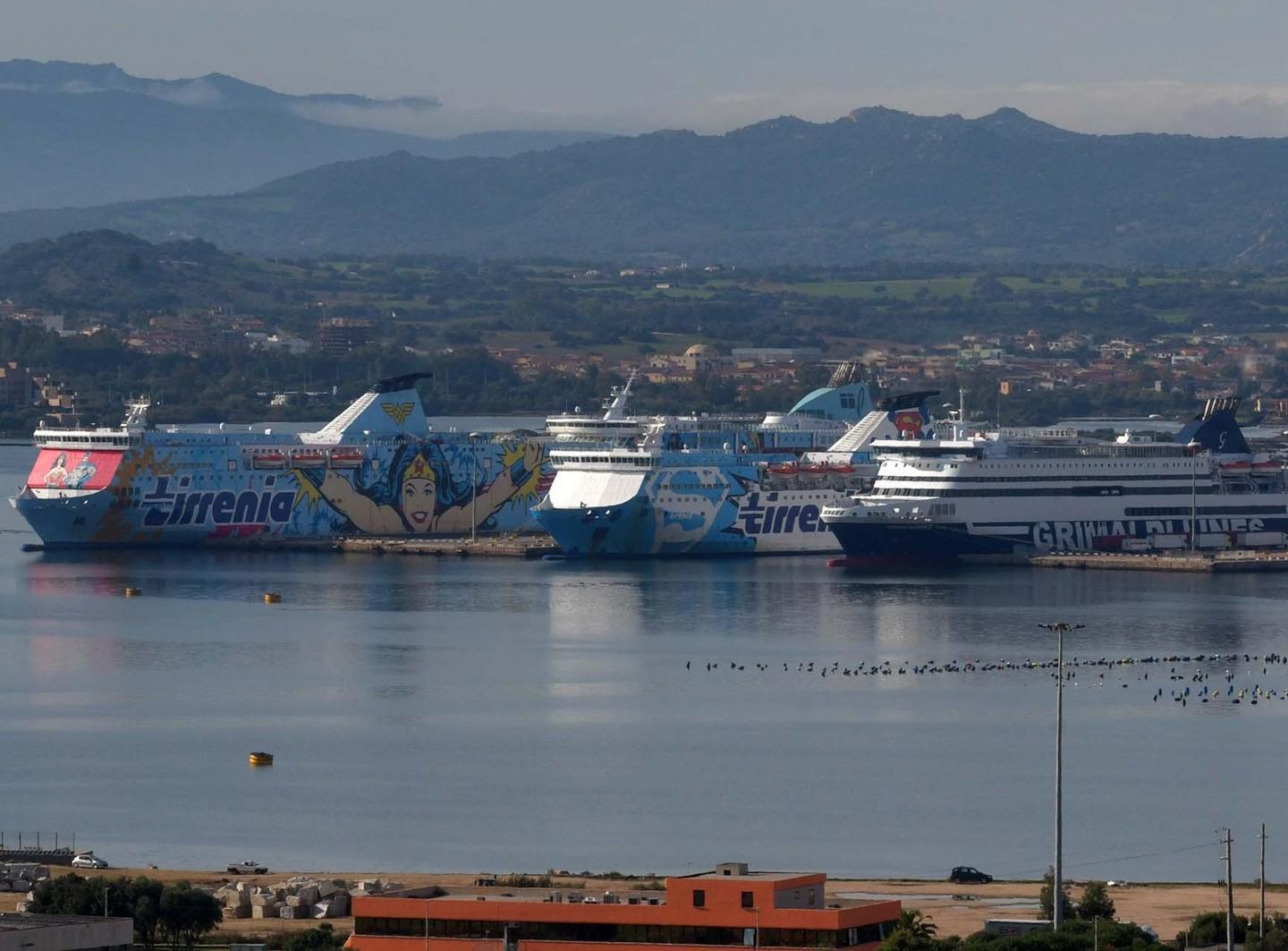 A Olbia porto green, l’authority vuole spegnere le navi 
