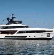 Benetti vara il primo Motopanfilo M37, ispirato alle sue navette