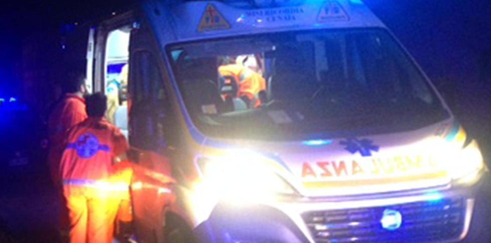Derubati dei soldi e di un casco dopo l’incidente
