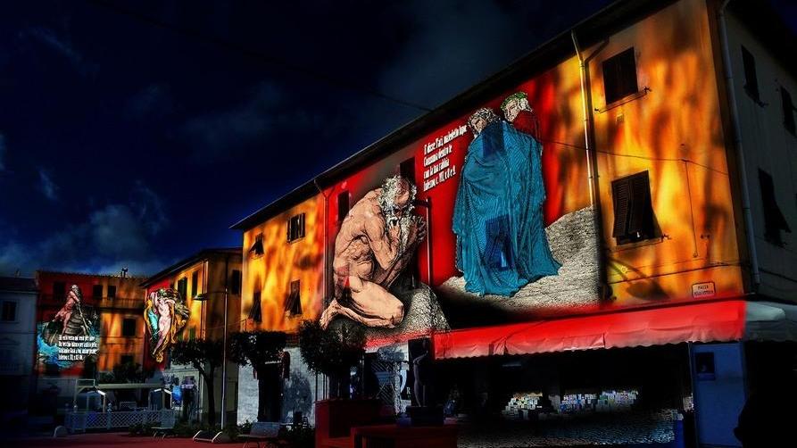 Luci e colori sui palazzi per celebrare Dante