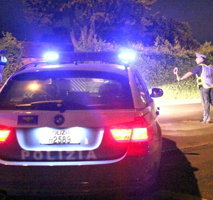 Vede due persone rubare bici ne blocca uno e lo fa arrestare