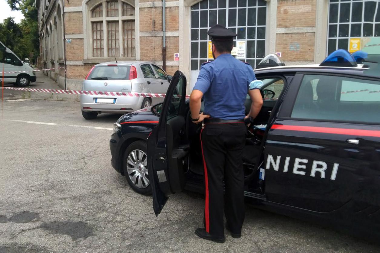 Trovato morto in auto in zona Gad, dalla perizia la verità: l’ombra dell’overdose 