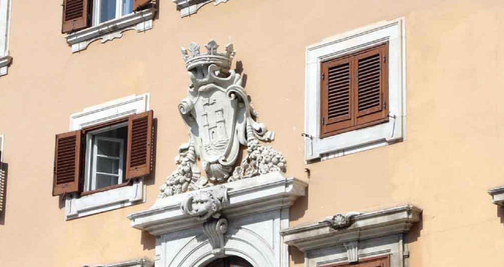 Maxi-concorso per 70 in Comune a Livorno: come fare domanda, le prove e la corsia preferenziale