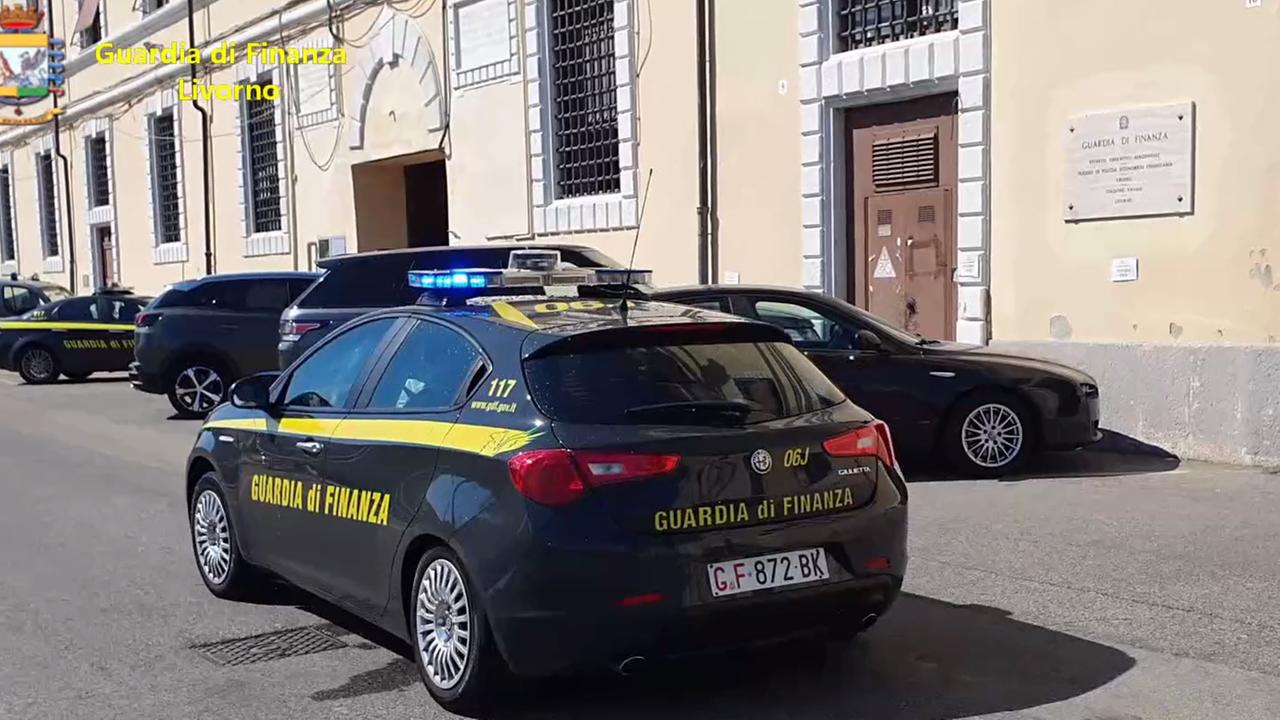Dati falsi per ottenere il reddito di cittadinanza: quattro livornesi denunciati