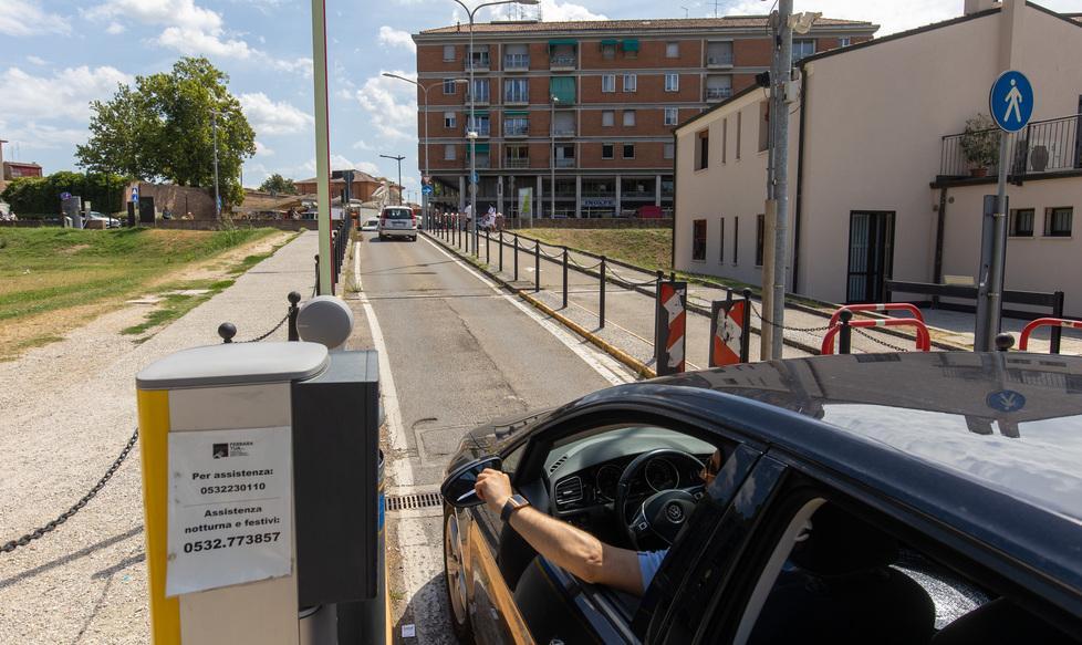 Nei parcheggi di Ferrara Tua il nuovo sistema a lettura di targa 