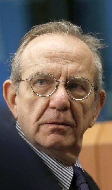 Padoan salta il fosso: dal Pd al compratore con lo zampino di Renzi