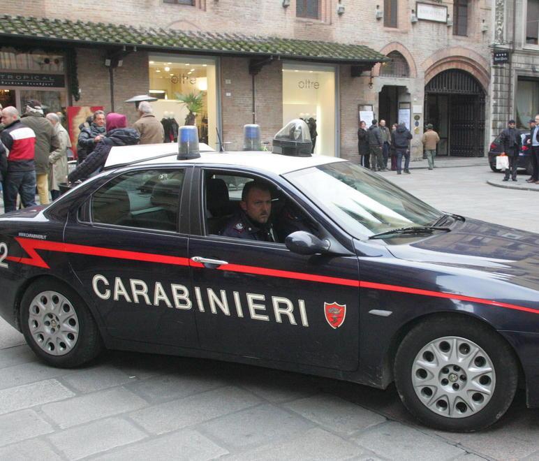 Minaccia di morte i carabinieri: trans in manette 
