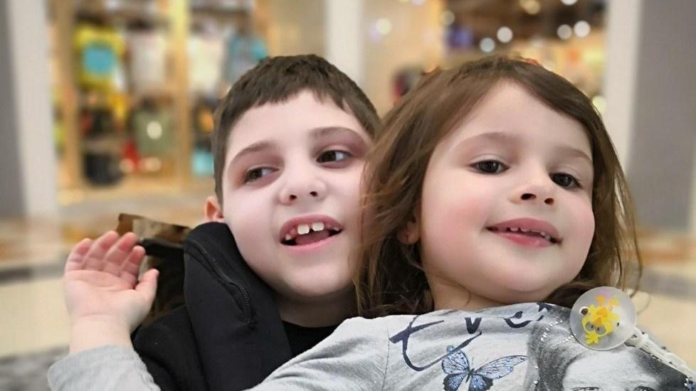 Il calcio tutto mobilitato per Edoardo e Clarissa Maglie delle star all’asta