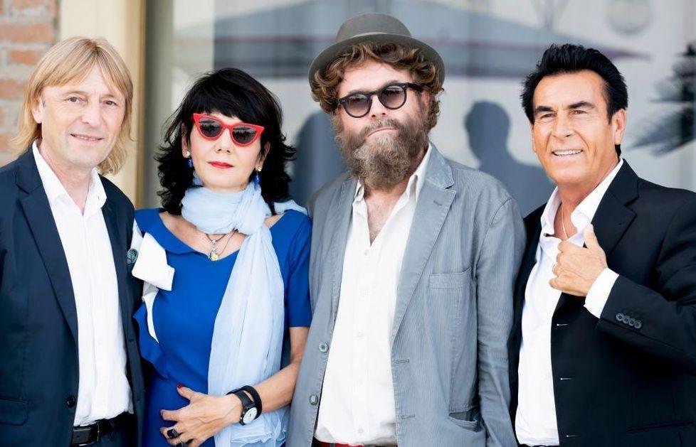 La Sgarbi torna a Venezia sulle note degli Extraliscio 