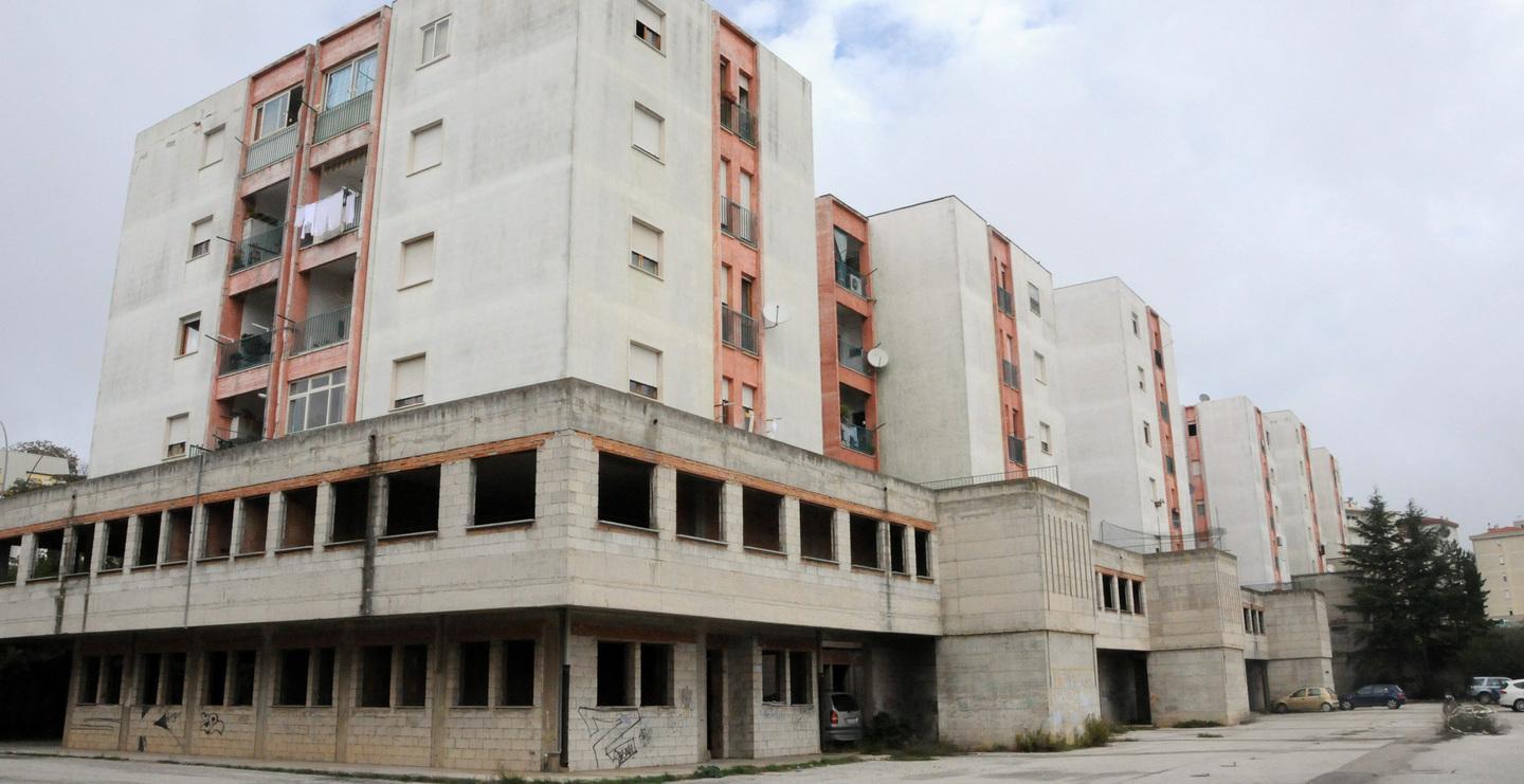 Edilizia popolare: bloccati i lavori 