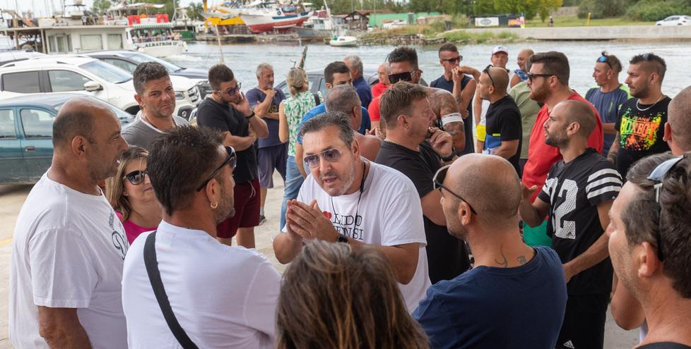 Il Portocanale diventa nursery. Arrivano le guardie ed è rivolta 