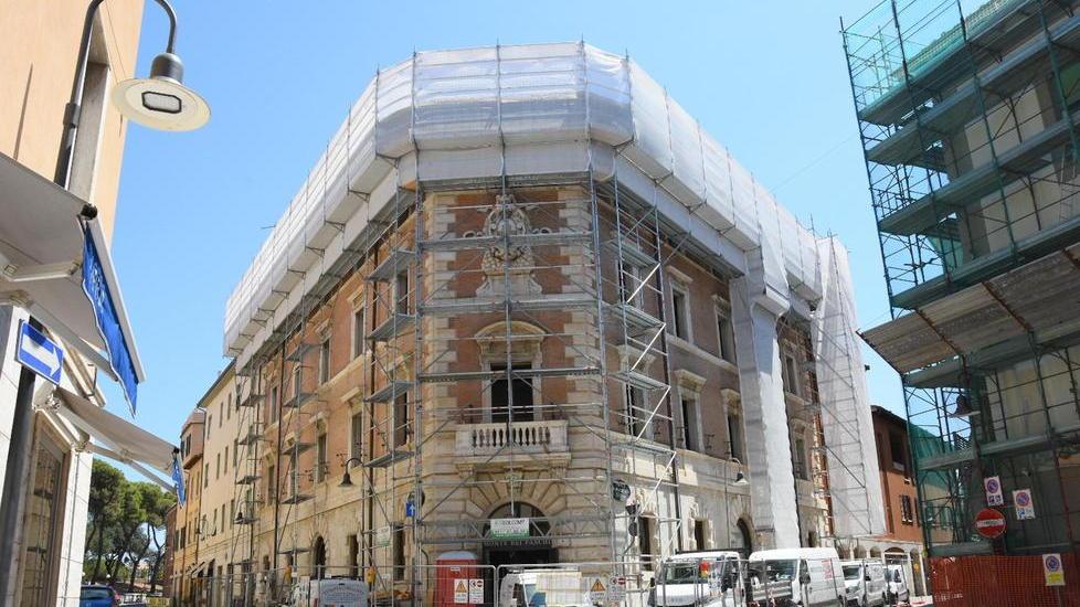 La storica sede grossetana del Monte dei Paschi