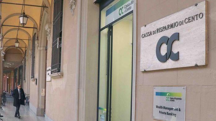 Ferrara: «Addetti minacciati dai clienti», i sindacati contro Credem