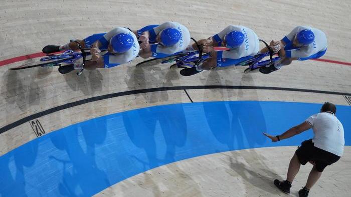 Ciclismo d'oro a Tokyo: vittoria del quartetto azzurro dell'inseguimento