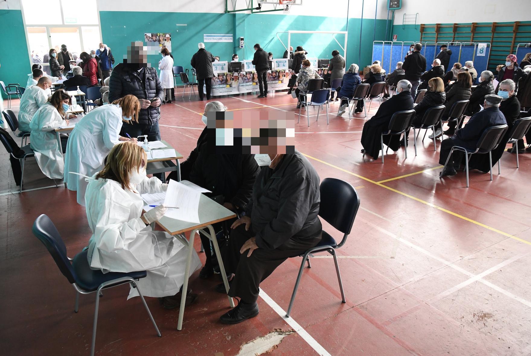 Vaccini, la Sardegna chiede ufficialmente il ritiro di Astrazeneca e Janssen