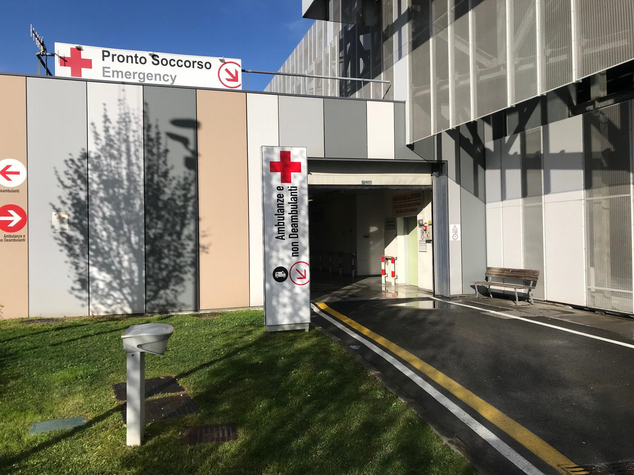 L'ingresso del pronto soccorso dell'ospedale di Prato