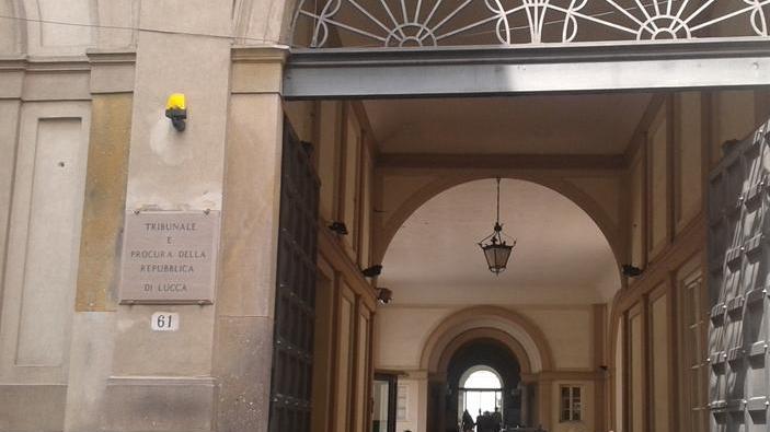 Diamanti a prezzo gonfiato, il giudice chiede alla banca di risarcire il cliente