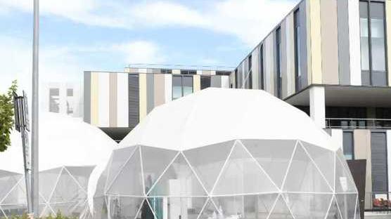 I due “igloo” restano fino alla fine dell’anno