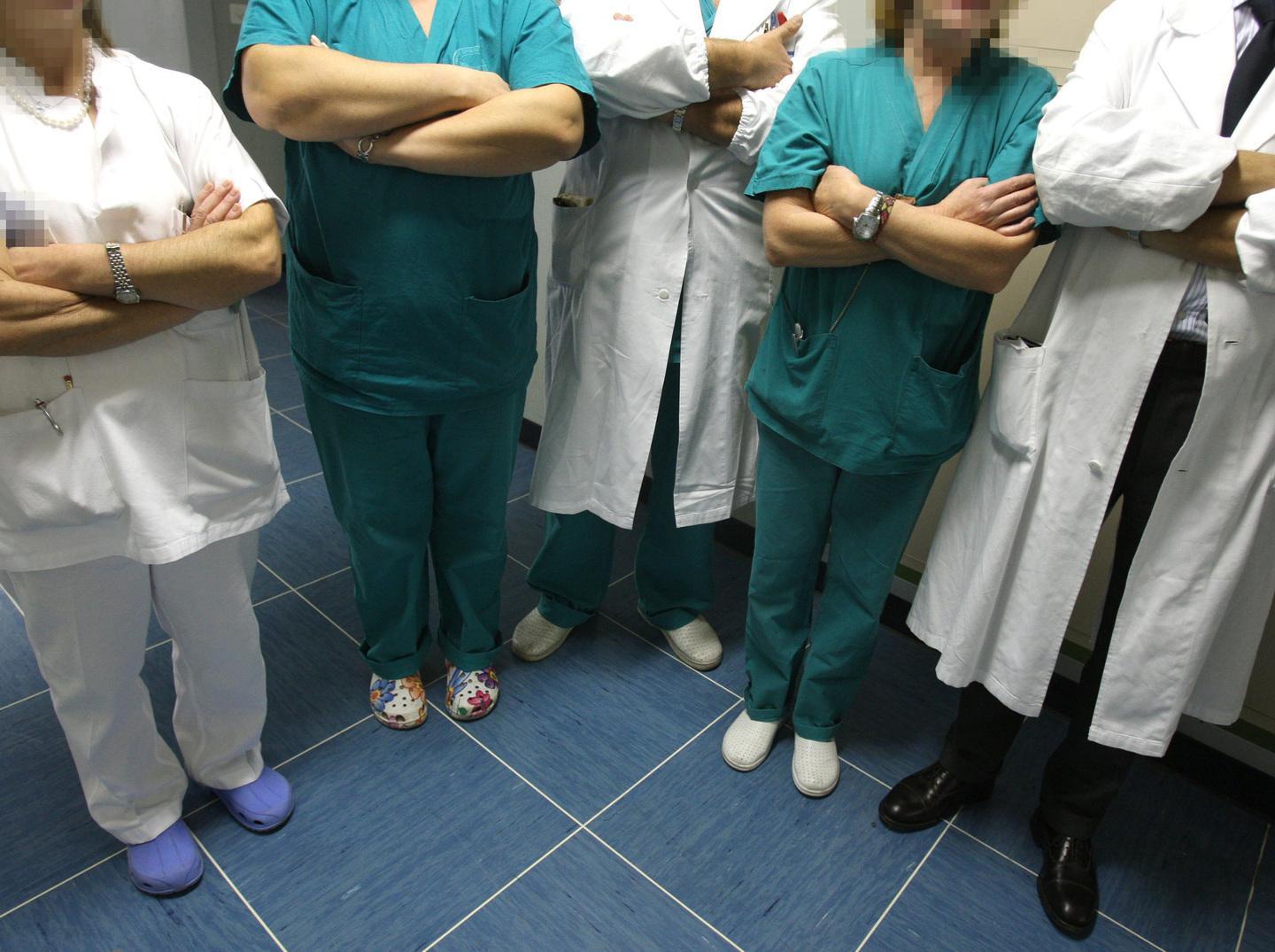 L’Ats: «Stipendio sospeso per chi non si vaccinerà» 