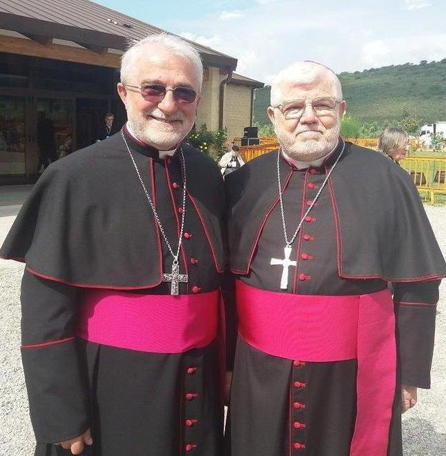 Da sinistra i vescovi Rodolfo Cetoloni e Giovanni Roncari