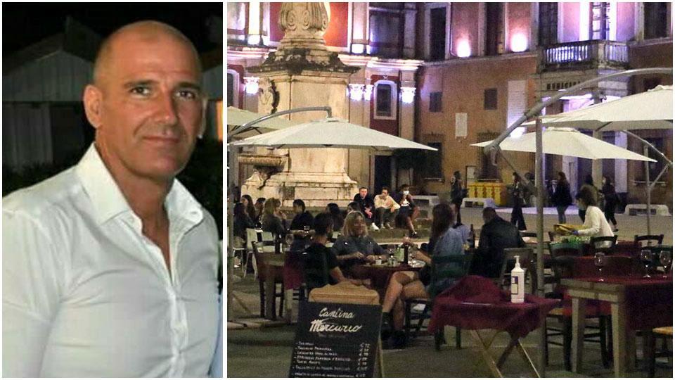 Il titolare del locale e i clienti ai tavoli dei locali di piazza Mercurio