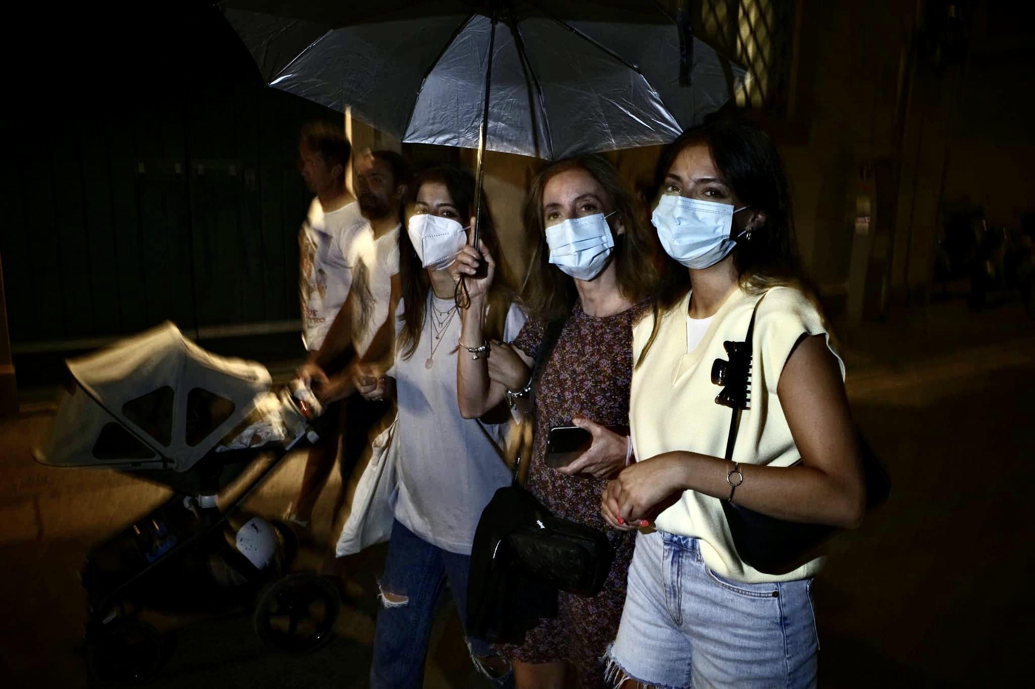 Effetto Venezia: musica, spettacoli e sorrisi ma la pioggia frena il pubblico all'esordio